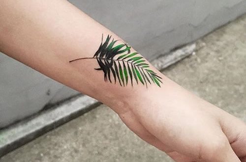 This is a beautiful and fresh plant tattoo pattern, the leaves are very beautiful, fresh and bright! This set of patterns is portrayed in a very fresh tattoo technique, which really makes us not like it!