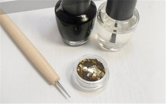  Gold foil plaid nail art tutorial