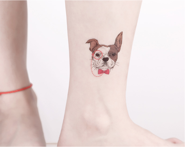 Simple and stylish little tattoo with unique personality