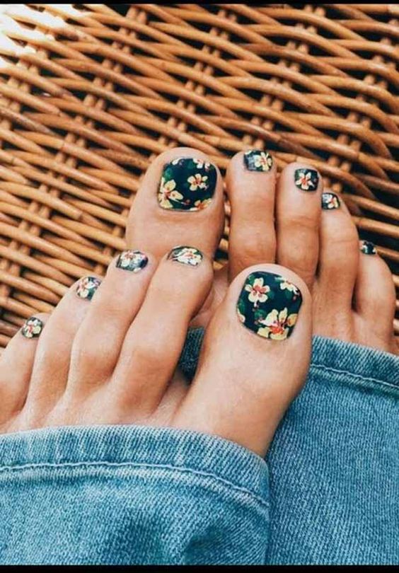 50 + cute toenails art for the summer - Page 22 of 50 - LoveIn Home